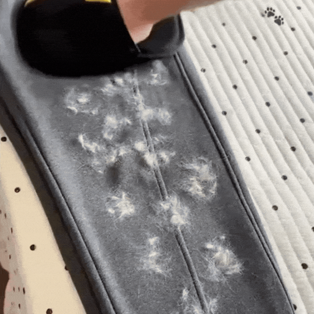 Mănușă pentru îndepărtarea părului de animale